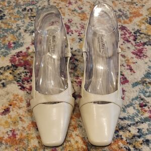 Soft Style by Hush Puppies SZ 9.5 Pump Heels